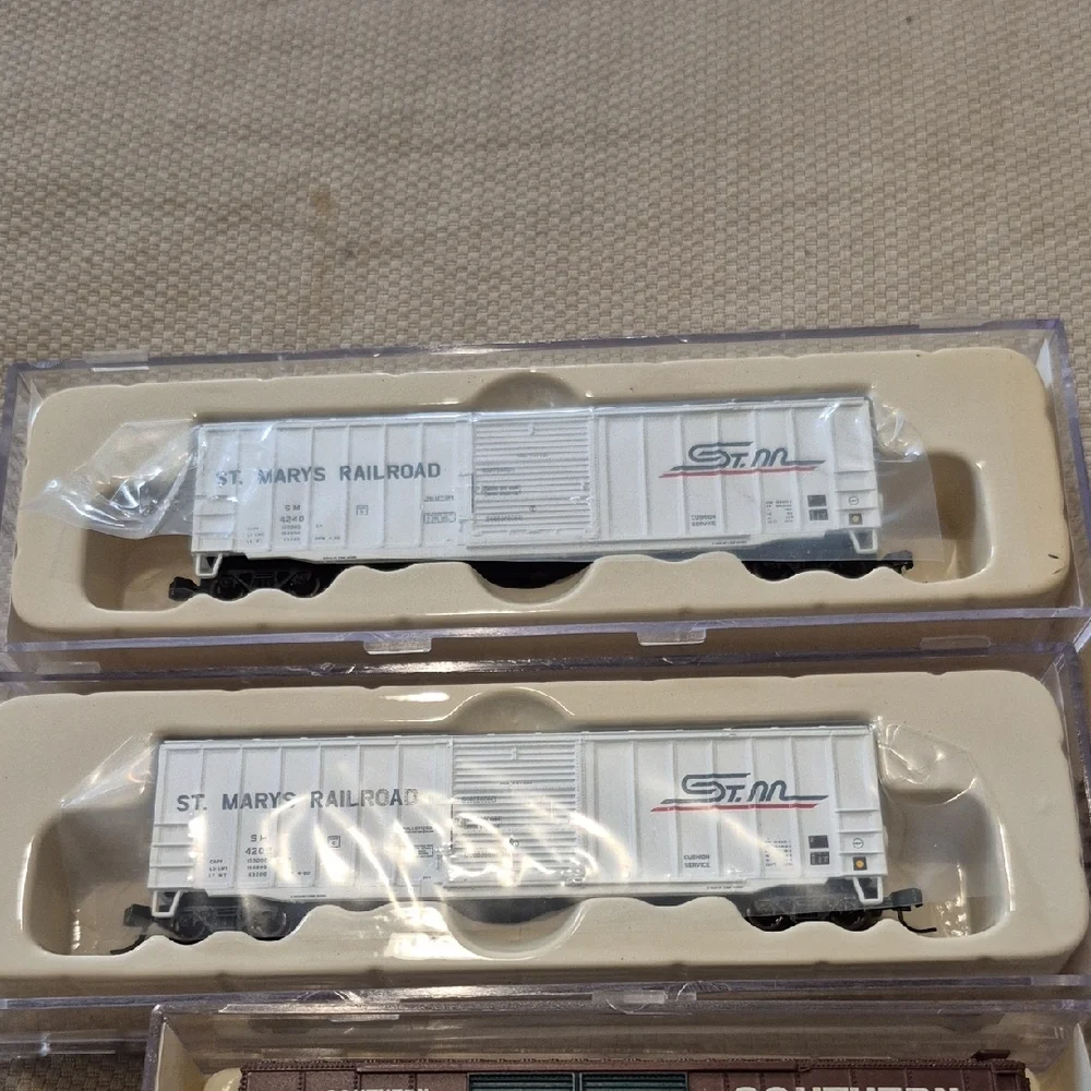 Vintage ATLAS- 10 Total- Model Train Cars Collection - Picture 2 of 9